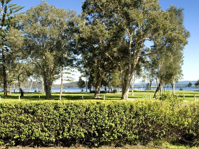 8 Lakeside Drive, Swansea NSW 2281