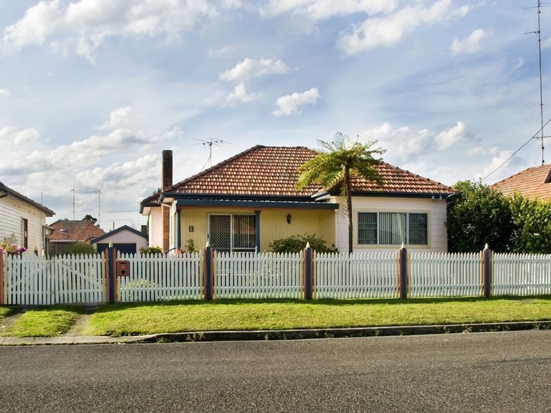 9 Merleview Street, Belmont NSW 2280