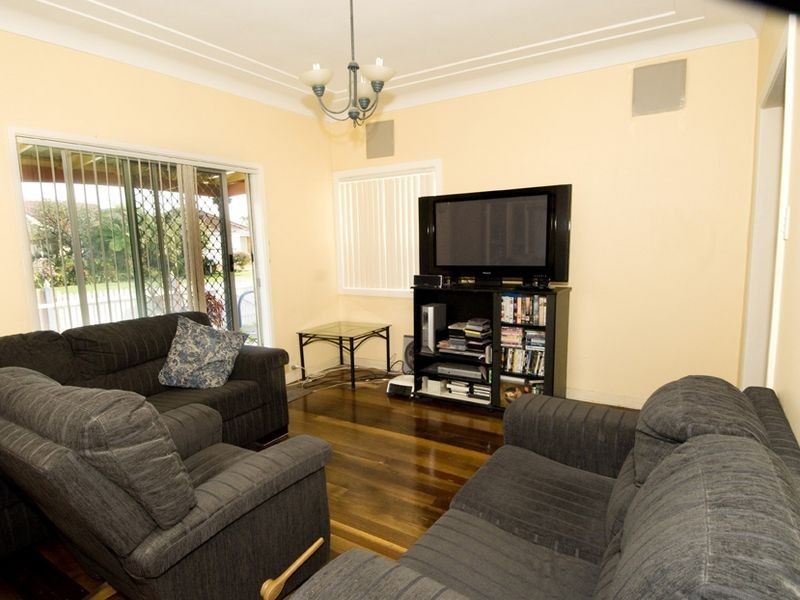 9 Merleview Street, Belmont NSW 2280