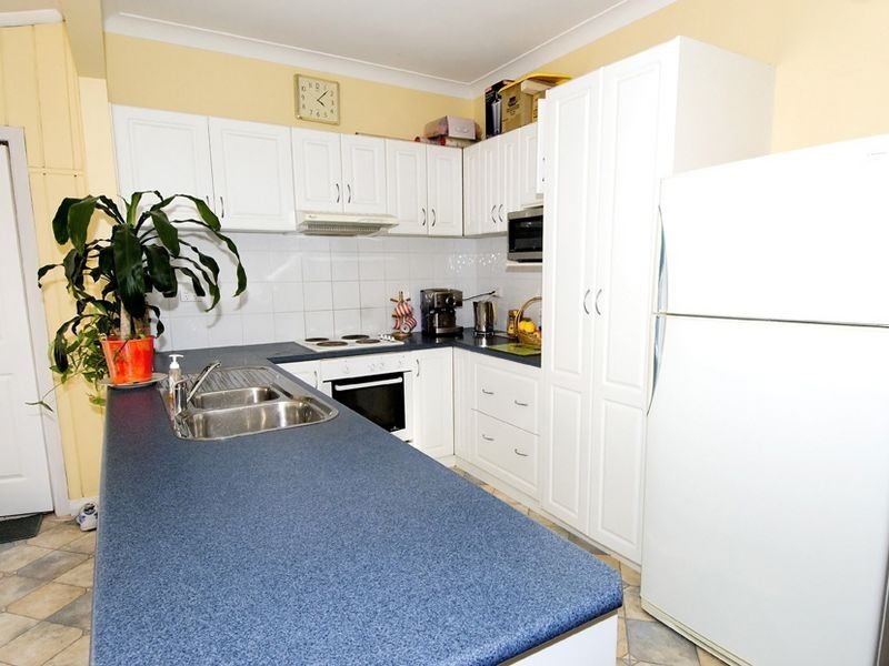 9 Merleview Street, Belmont NSW 2280