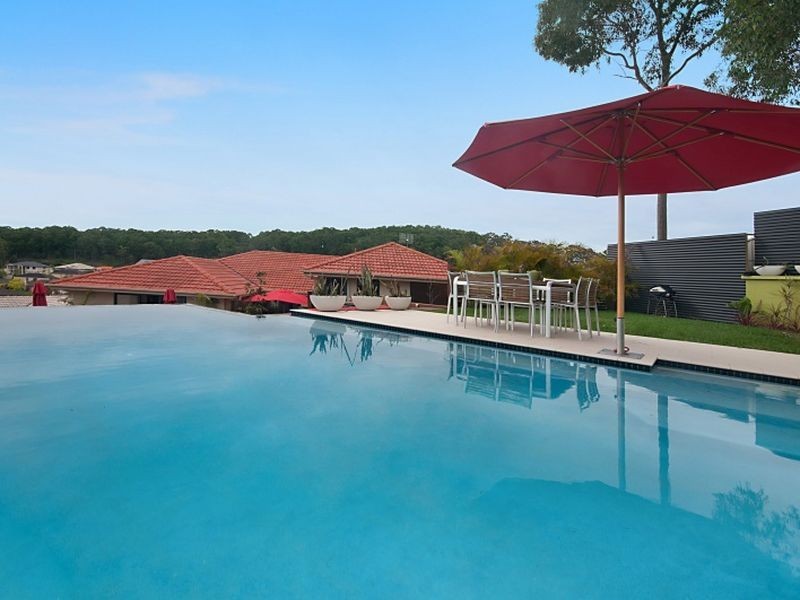 17 Whipbird Way, Belmont NSW 2280