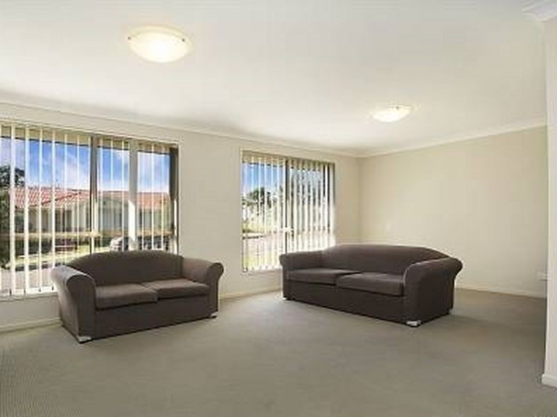 1 Gilmore Street, Cameron Park NSW 2285