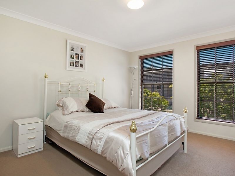 4 Franciska Close, Floraville NSW 2280