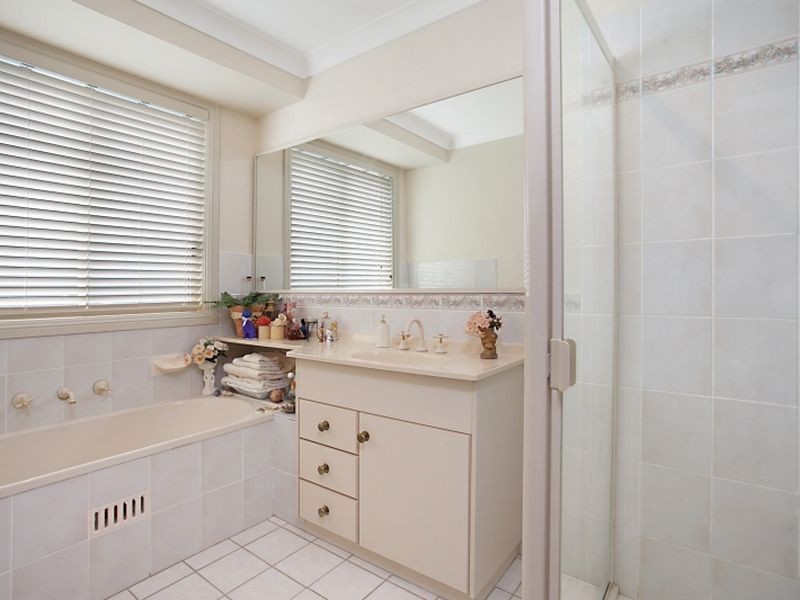 20 Dwyer Chase, Eleebana NSW 2282