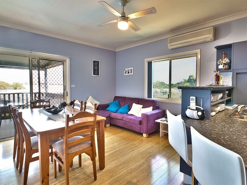 24 Stanley Street, Belmont NSW 2280