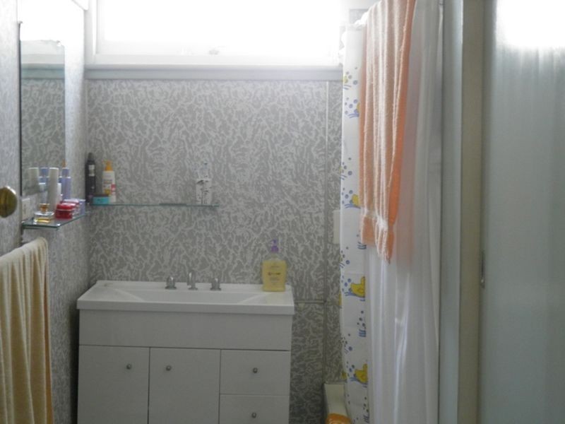 4 Ernest Street, Belmont NSW 2280