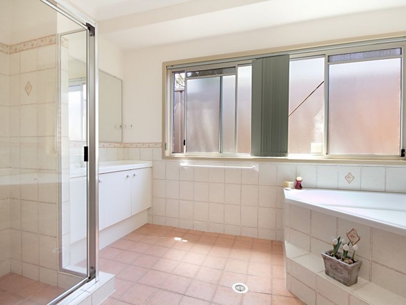 11 Maximillian Drive, Floraville NSW 2280