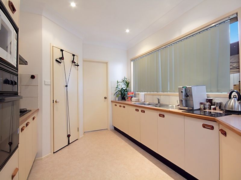 11 Maximillian Drive, Floraville NSW 2280