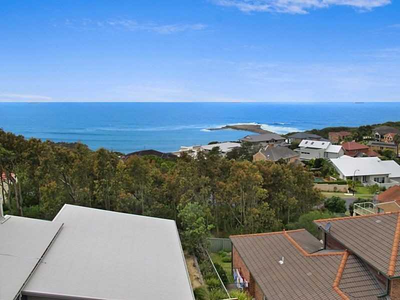 14 Spoon Rocks Road, Caves Beach NSW 2281