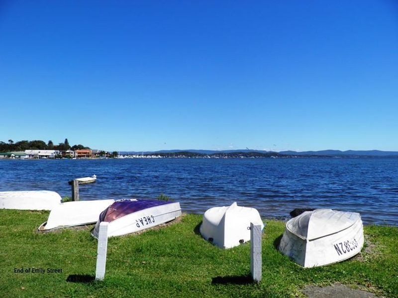 13 Emily Street, Marks Point NSW 2280