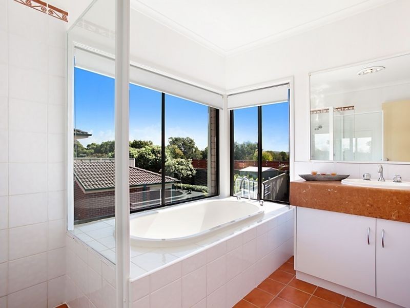 29 Geraldton Drive, Redhead NSW 2290