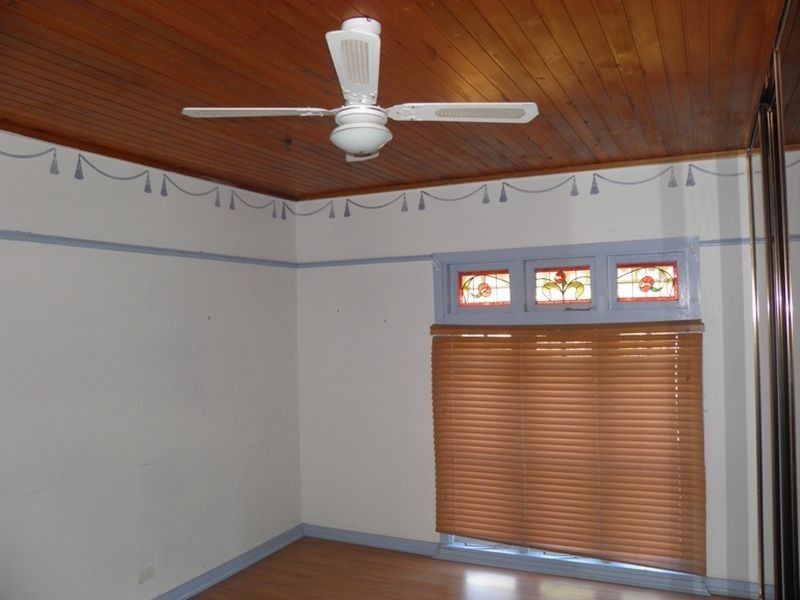 9 Docker Street, Marks Point NSW 2280