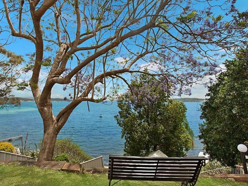 153 Marks Point Road, Marks Point NSW 2280
