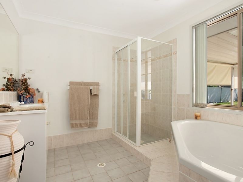 17 Dirkala Close, Belmont North NSW 2280