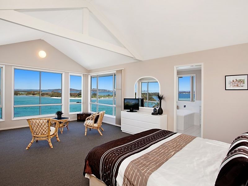 192 Marks Point Road, Marks Point NSW 2280