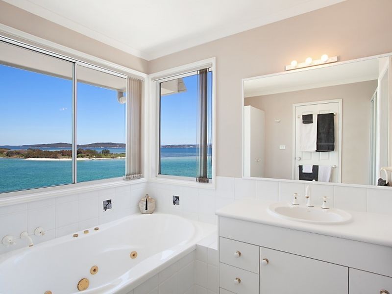 192 Marks Point Road, Marks Point NSW 2280