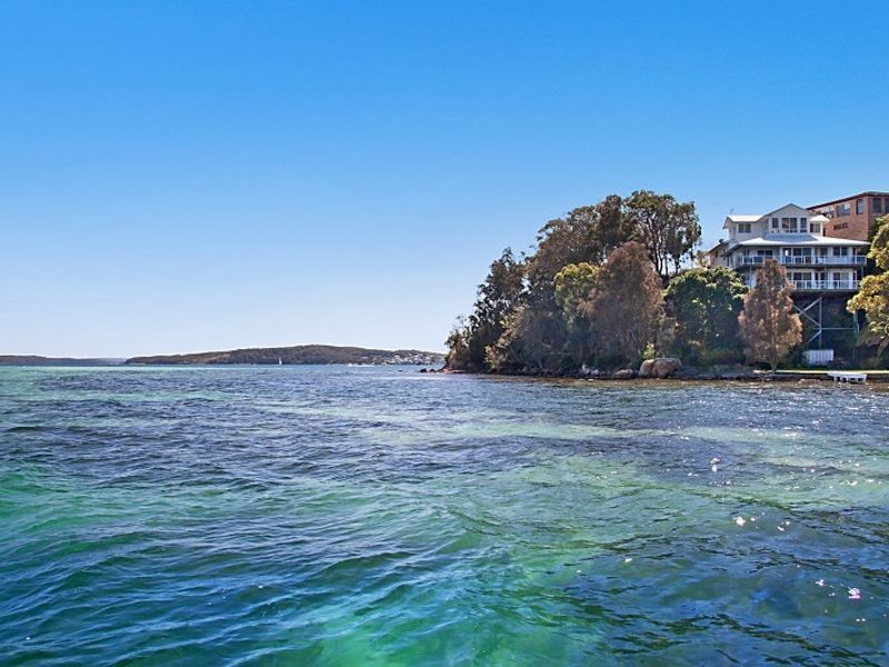 192 Marks Point Road, Marks Point NSW 2280
