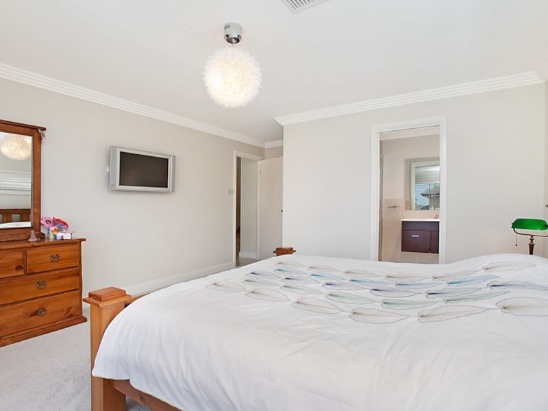 2 Maria Court, Floraville NSW 2280