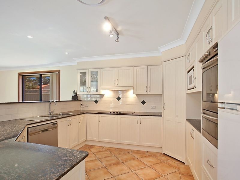 2 Heron Place, Belmont NSW 2280