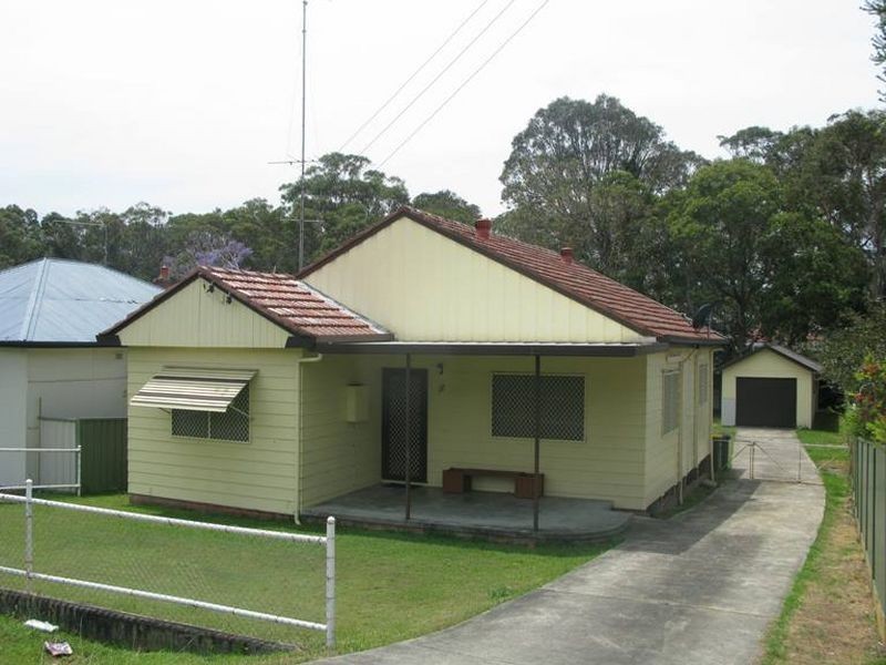 11 Lewers Street, Belmont NSW 2280