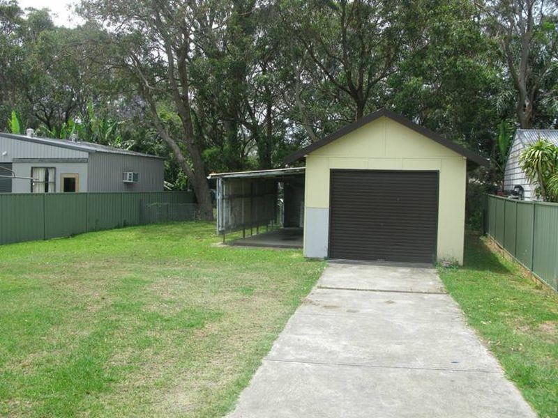 11 Lewers Street, Belmont NSW 2280