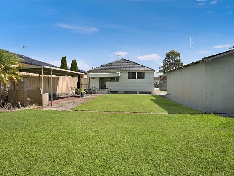 20 Ashley Street, Marks Point NSW 2280