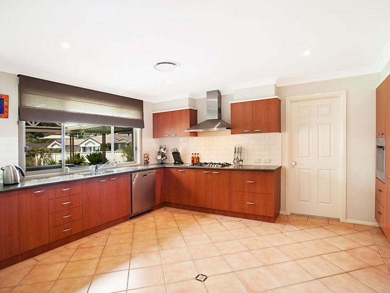 39 Green Point Drive, Belmont NSW 2280