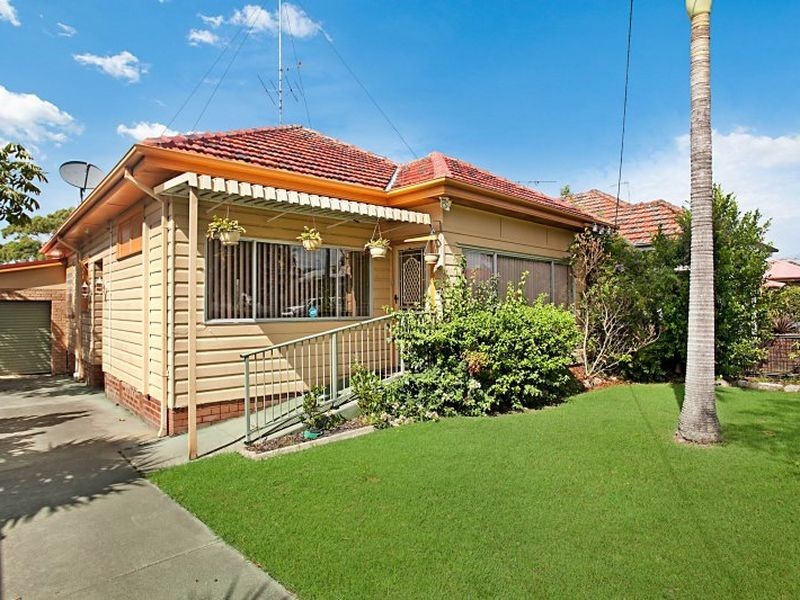 4 Marks Street, Belmont NSW 2280