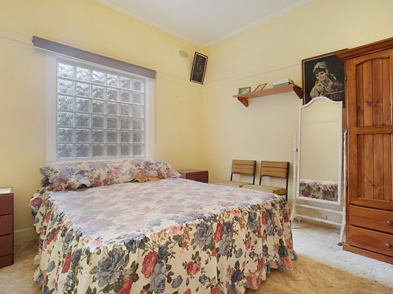 4 Marks Street, Belmont NSW 2280