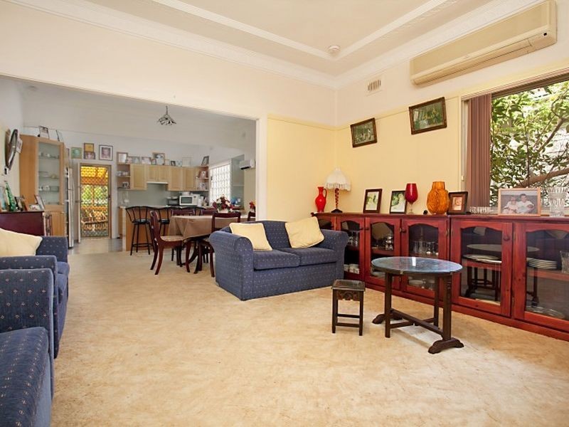 4 Marks Street, Belmont NSW 2280