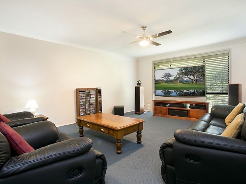 4 Kains Square, Cameron Park NSW 2285