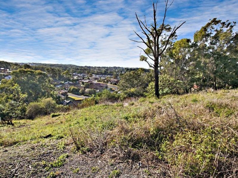 8 Castle Drive, Floraville NSW 2280