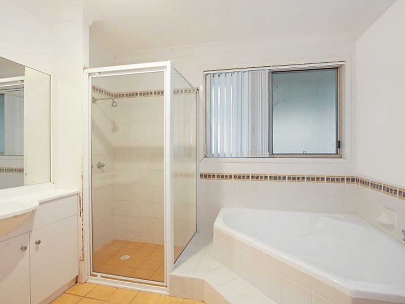 75 Crown Street, Belmont NSW 2280