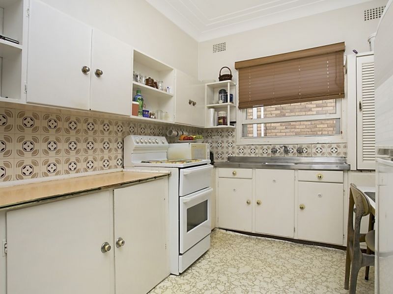 40 Middle Point Road, Bolton Point NSW 2283