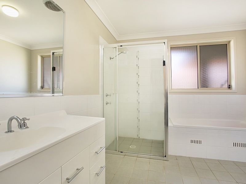 1 Gilmore Place, Cameron Park NSW 2285