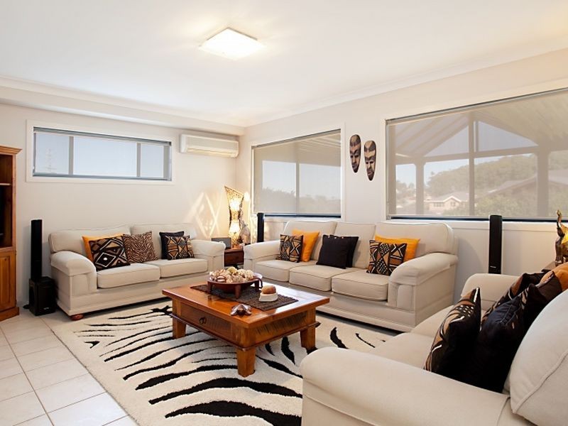 10 Whipbird Way, Belmont NSW 2280