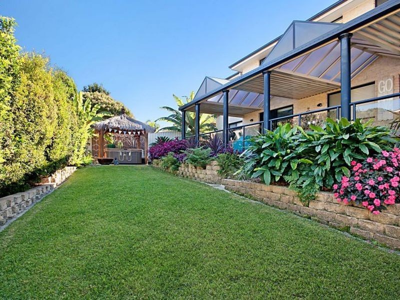 10 Whipbird Way, Belmont NSW 2280