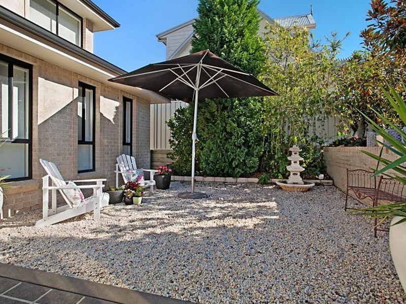 10 Whipbird Way, Belmont NSW 2280