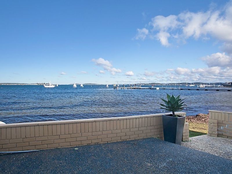 32 Ross Street, Belmont NSW 2280