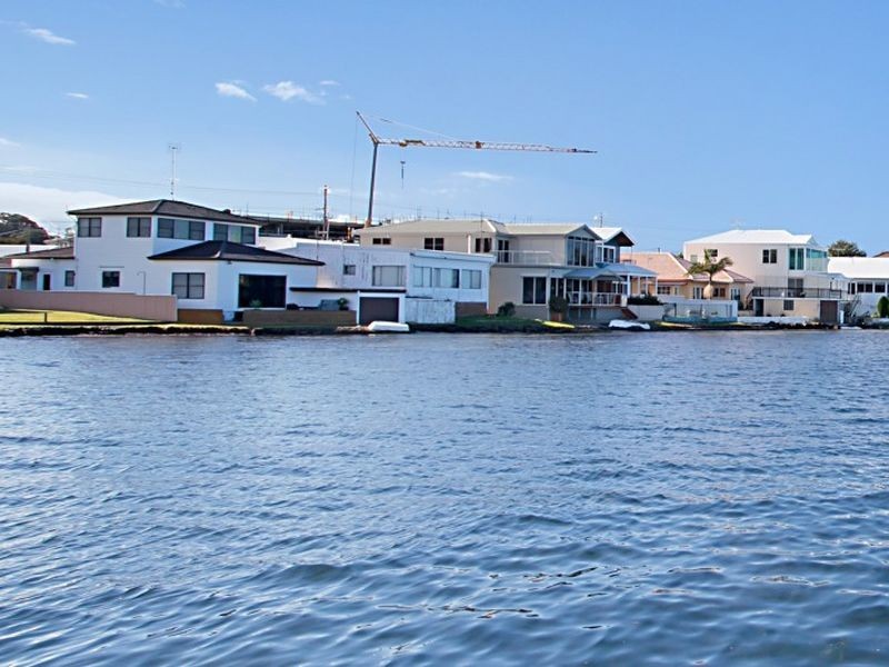 32 Ross Street, Belmont NSW 2280