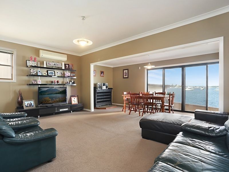 32 Ross Street, Belmont NSW 2280