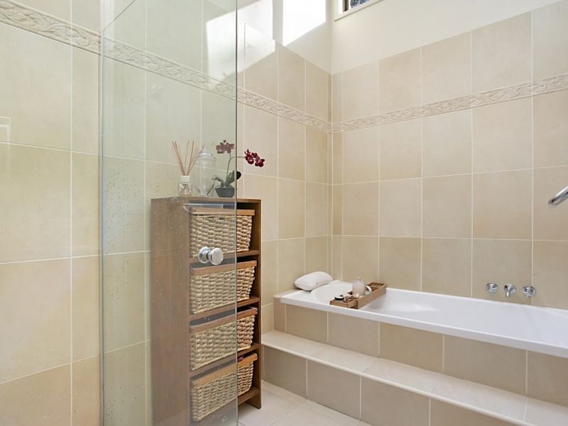 16 Wollundry Close, Eleebana NSW 2282