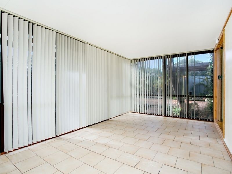 2 Calverton Crescent, Belmont North NSW 2280