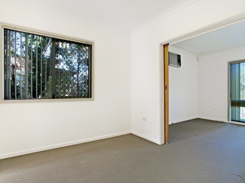 2 Calverton Crescent, Belmont North NSW 2280