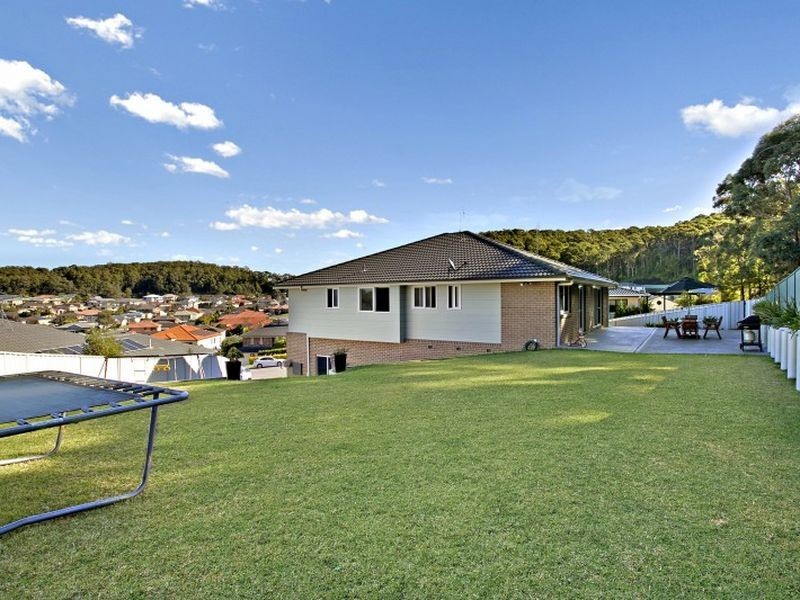 8 Sugarglider Court, Belmont NSW 2280