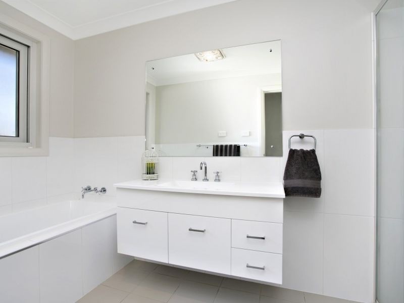 8 Sugarglider Court, Belmont NSW 2280