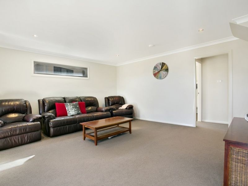 8 Sugarglider Court, Belmont NSW 2280