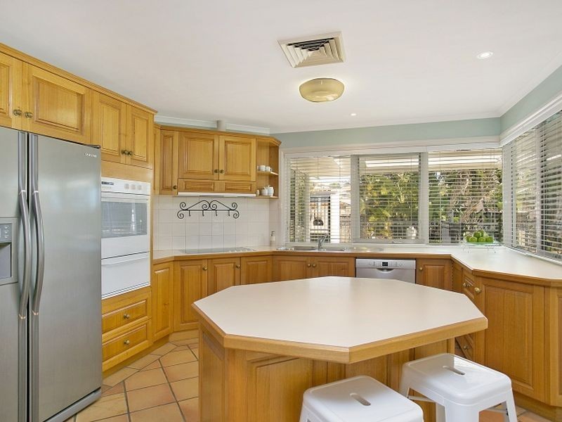 1 Gorman Close, Eleebana NSW 2282