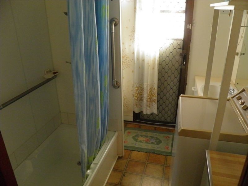 East 46 1a Gerald Street, Belmont NSW 2280