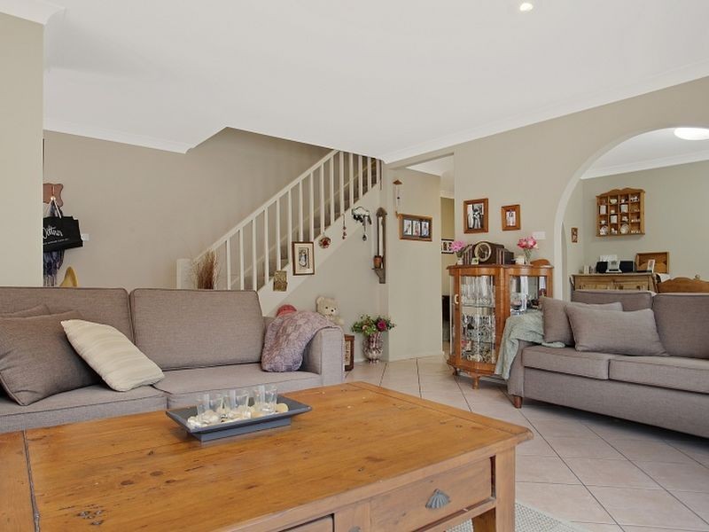 8 Palm Court, Warners Bay NSW 2282